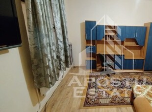 Apartament cu 2 camere decomandat situat in zona Spitalului Judetean