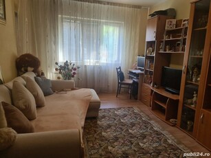 Apartament cu 2 camere, doua balcoane, et. 1 - zona Micro 17