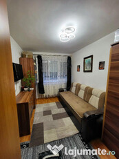 Apartament cu 2 camere,semidecomandat-zona Tractorul