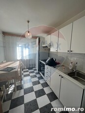 Apartament cu 3 camere de vânzare în zona Est