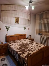 Apartament cu 3 camere de vănzare.