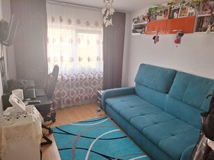 Apartament cu 3 camere decomandat