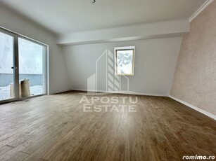 Apartament cu 3 camere, decomandat, terasa 50 mp, zona Planetelor