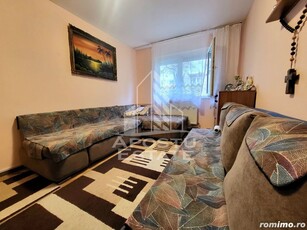 Apartament cu 3 camere, parter, zona Dacia