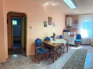 Apartament cu 3 camere, spre vanzare, in 7 Noiembrie