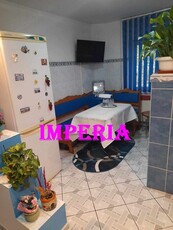 Apartament cu 2 camere, strada Imparat Traian, etaj 3