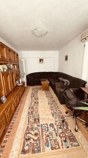 apartament cu 3 camere,decomandat,în spatele pietei Traian