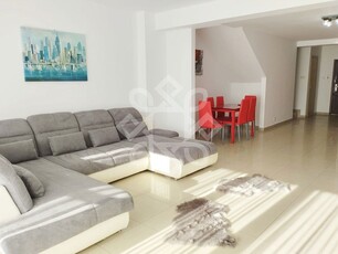 Apartament cu 4 camere de vanzare in Prima Nufarul