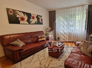 Apartament cu 4 camere, etaj 1, zona Dacia