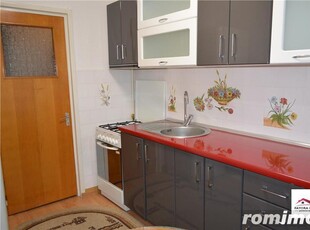 Apartament cu 4 Camere si 2 Bai de Vanzare Zona 7 Noiembrie