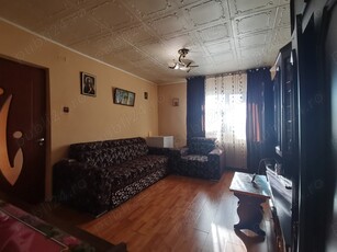 Apartament decomandat 2 camere de vânzare