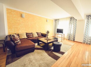 Apartament deosebit, foarte spatios, centrala proprie.