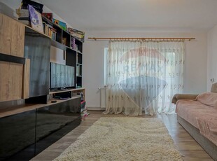 Apartament două camere decomandat la intrare în Răcădău!