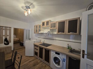 Apartament la curte comuna, zona centrala, Sighisoara