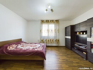 Apartament la curte zona Boul Roșu