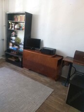 Apartament semidecomandat, et.3, Calea Bucuresti-Institut