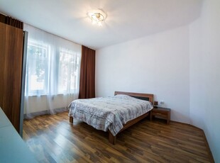 Apartament spatios 4 camere - ideal pentru locuit/afacere COMISION 0%