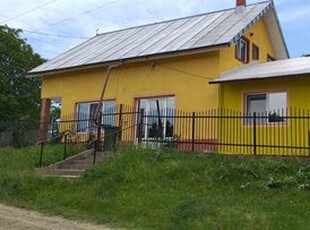 Casă de vanzare!= în Comuna, SUHARĂU jud.Botoșani .Prețul-49.500euro negociabi la TEF-