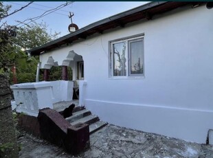 Casa batraneasca Urlati Prahova 800 metrii patrati curte