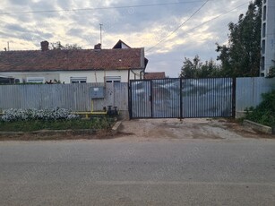 Casa de vânzare în Suplacu de Barcău strada crinului 103 informați la numarul de telefon .........