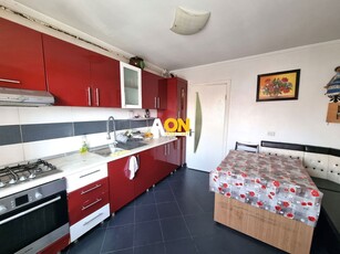 De vanzare apartament 3 camere, zona Piata, Cetate