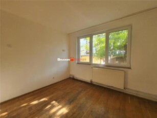 De vanzare apartament cu 3 camere