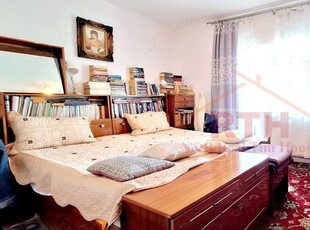 Oferim spre vanzare, apartamemt cu 3 camere decomandat, centrala proprie