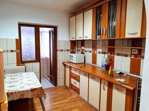 Pers fizica. Apartament de vanzare 3-4 camere. VASLUI . Crucea Garii