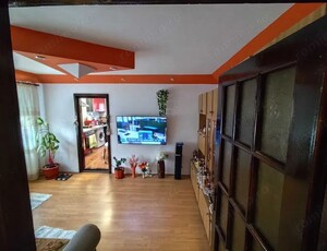 Pret bun, etaj intermediar, apartament izolat.