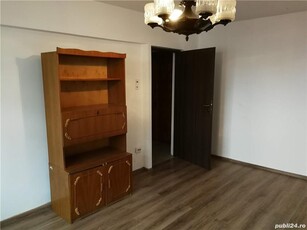 Proprietar, vand apartament 3 camere decomandat, central, Ploiesti