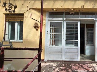 Proprietate 2 corpuri casa de vanzare, semicentral zona Horea Sucevei