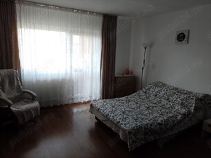 Vând apartament 1 camera zona Steaua