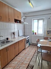 vand apartament 2 camere , etaj 1