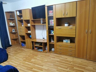 Vând apartament 2 camere etaj 4 din 4 oraș Băicoi județul Prahova