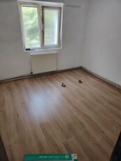 Vând apartament 3 camere