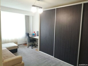 Vand apartament 3 camere