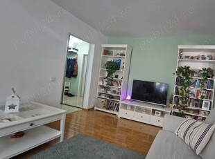 Vand apartament 3 camere