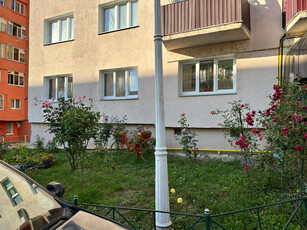 Vand Apartament 3 camere -64mp ( Cartier dupa zid )