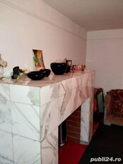 Vand apartament 3 camere central. Targoviste