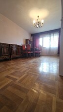 Vând apartament 3 camere decomandat În Arad(zona Bănci - Gară) .