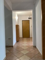 Vând apartament 4 camere Mangalia