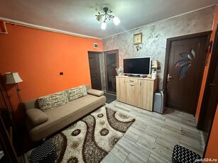 Vând apartament