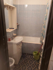 vand apartament cu 2 camere Deva