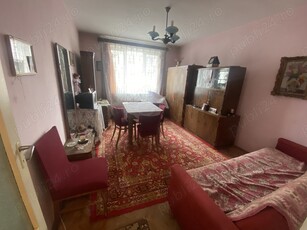 Vand apartament cu 2 camere in Cartierul 1 Mai