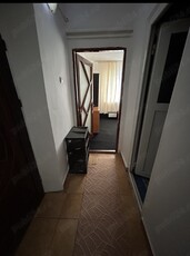 Vand apartament cu 2 camere pe strada Minerilor