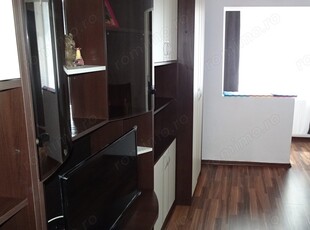 Vand apartament cu 3 camere decomandat in Deva, zona Aleea Saturn, etaj 2, bloc de 4 etaje,