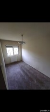 Vand apartament cu 3 camere in Ploiesti,str Cameliei,semidecomandat,et.4 in bloc cu 4 etaje,termopan