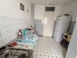 Vând apartament cu două camere