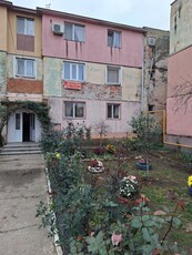 Vând apartament cu două camere