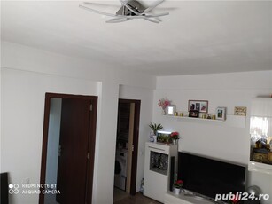 Vând apartament cu doua camere+ curte